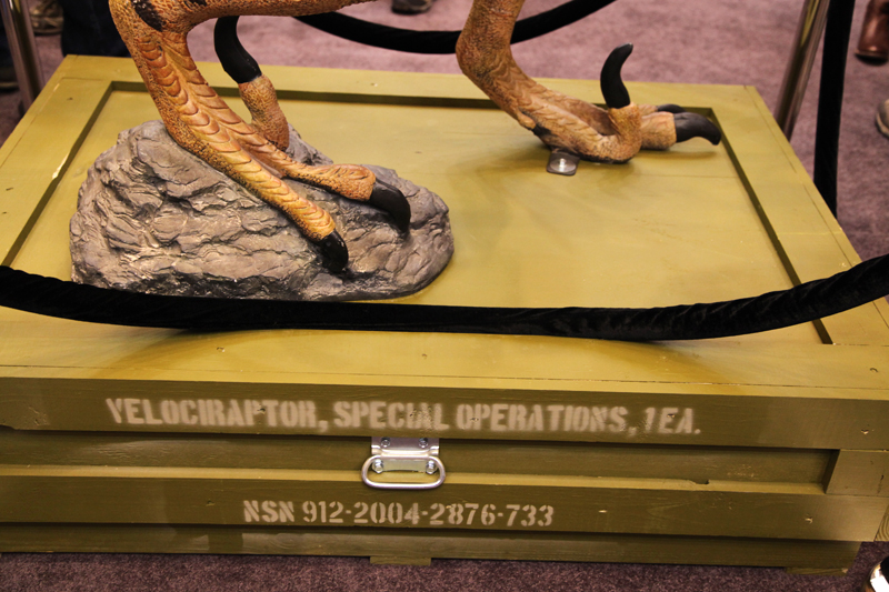 Illustration for article titled This "Tactical Raptor" is pretty badass, even without feathers